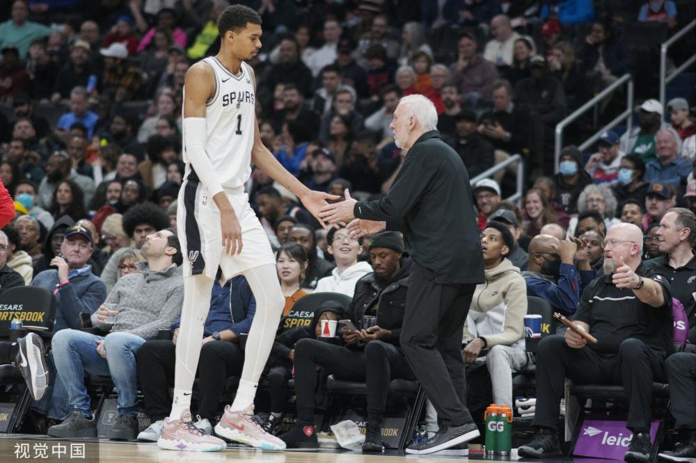 己的职业生 己的职业生