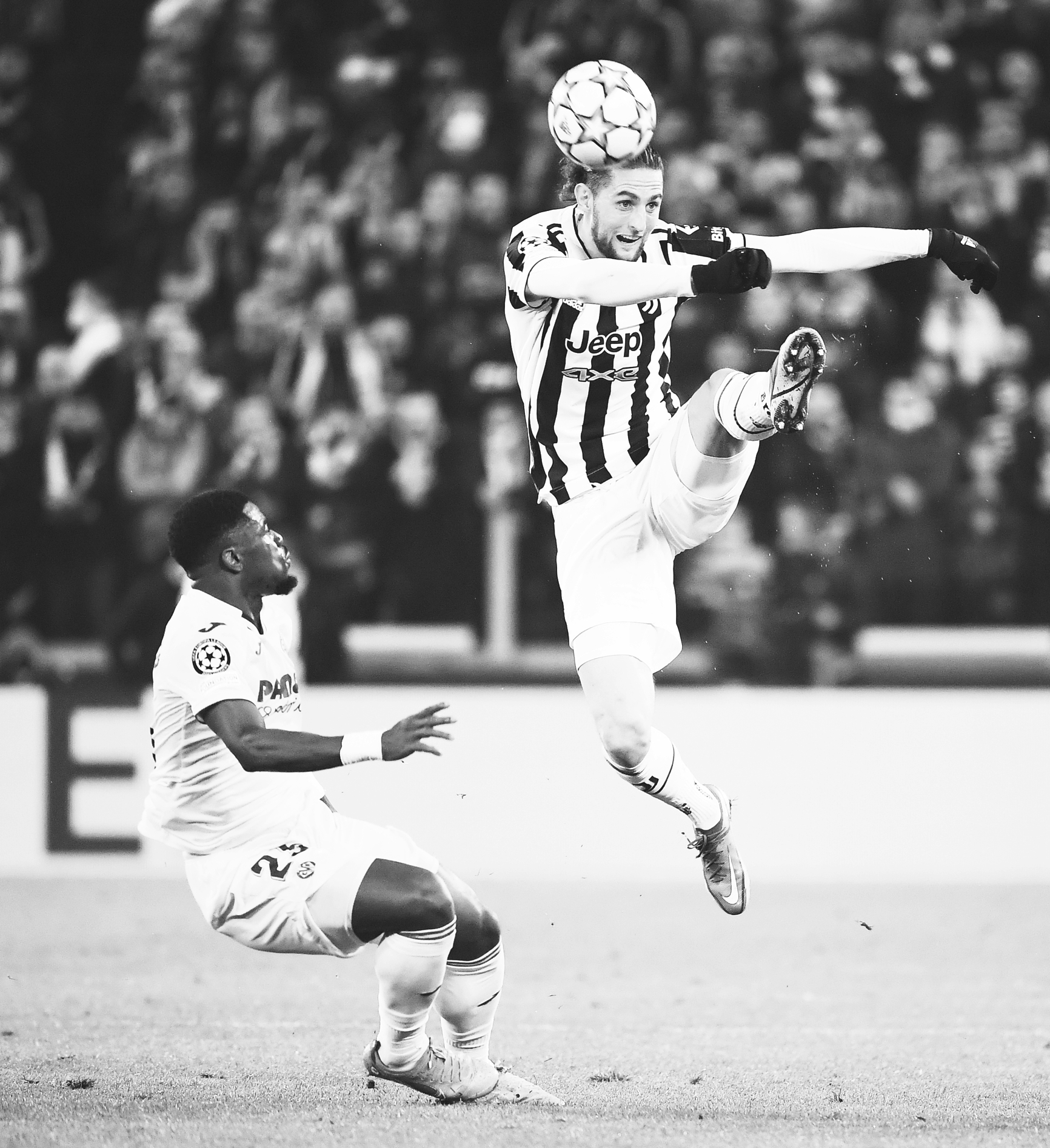 R的越位判 R的越位判