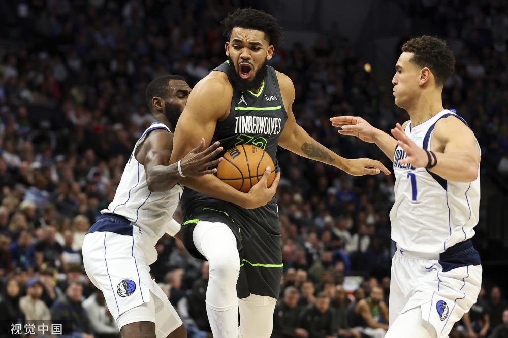 薛飞3-1胜张本智和 晋级新加坡大满贯男单16强.